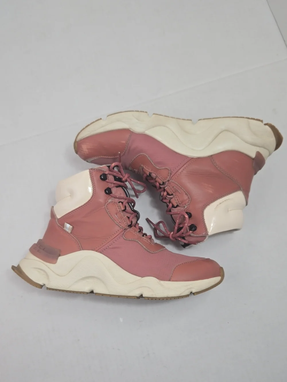 sorel Kinectic RNEGD Conquest Lux Insulate Sneakers Women Sz 8.5 Pink/white
